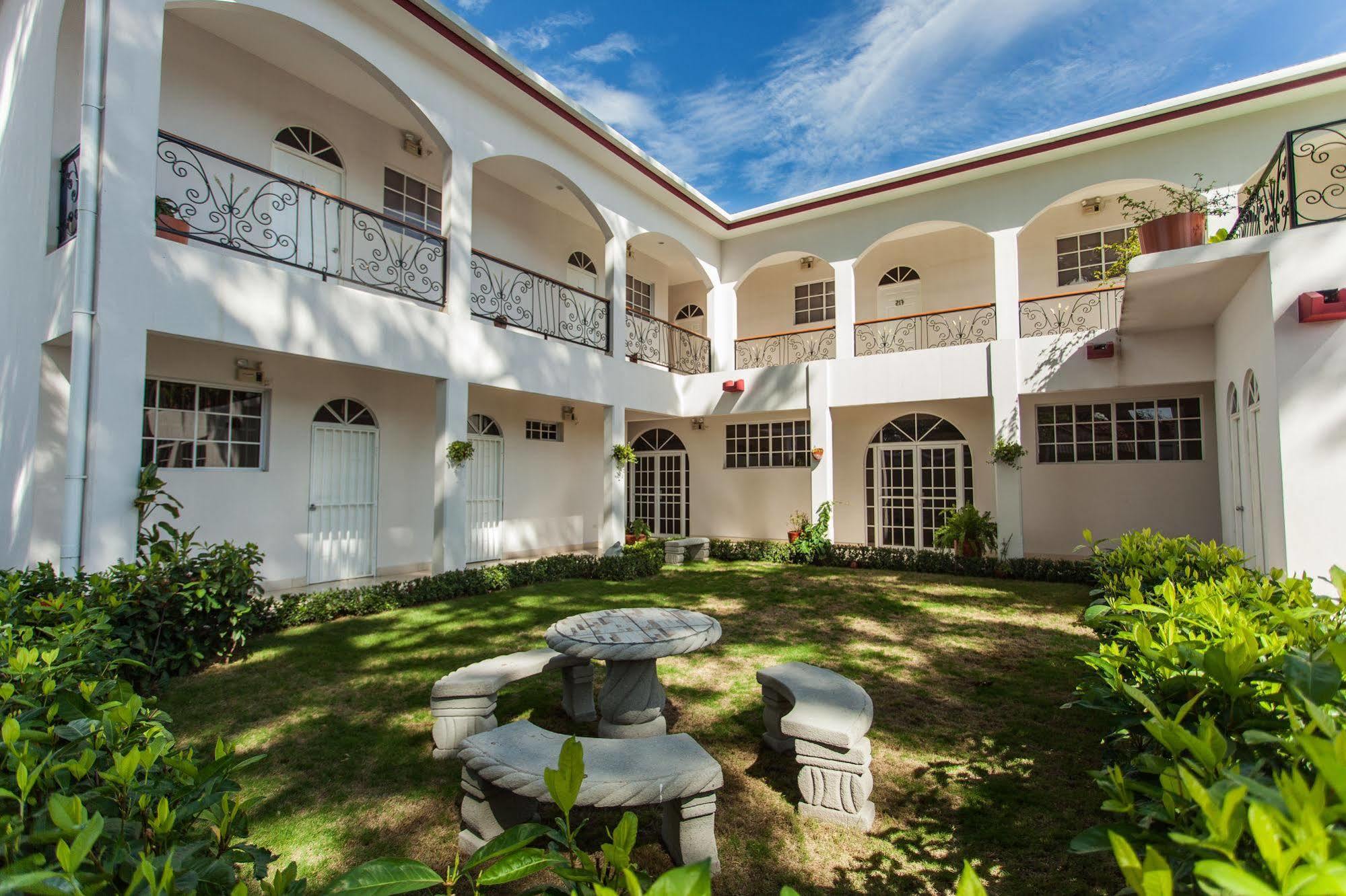 Executive Managua Hotel Buitenkant foto